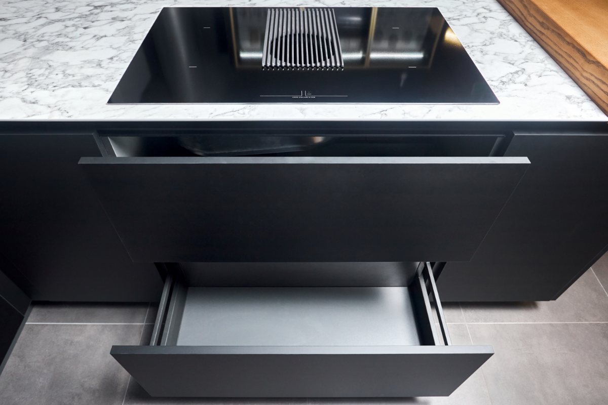 plaque de cuisson avec hotte intégrée